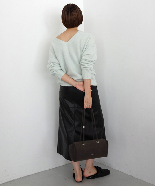 SLOBE IENA(スローブイエナ)の「フェイクレザーフレアスカート(スカート・レディース・ブラック/ブラウン・36/38)」の14枚目の写真
