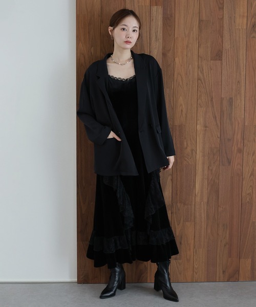 J by blue(ジェイバイブルー)の「《2サイズ展開》 ベロアキャミワンピース + テーラードジャケット 2点セット 卒業式 入学式 結婚式 成人式 二次会 同窓会 セレモニー パーティードレス オケージョンドレス お呼ばれ 20代 30代(ドレス・レディース・ブラウン/ブラック・MEDIUM/LARGE)」の16枚目の写真