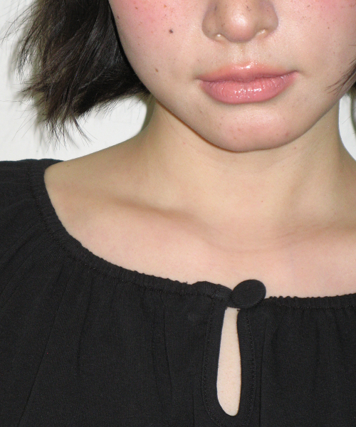 RONRON(ロンロン)の「VOLUME SHIRRING BUTTON LONG SLEEVE BLACK(Tシャツ/カットソー・レディース・その他・FREE)」の3枚目の写真
