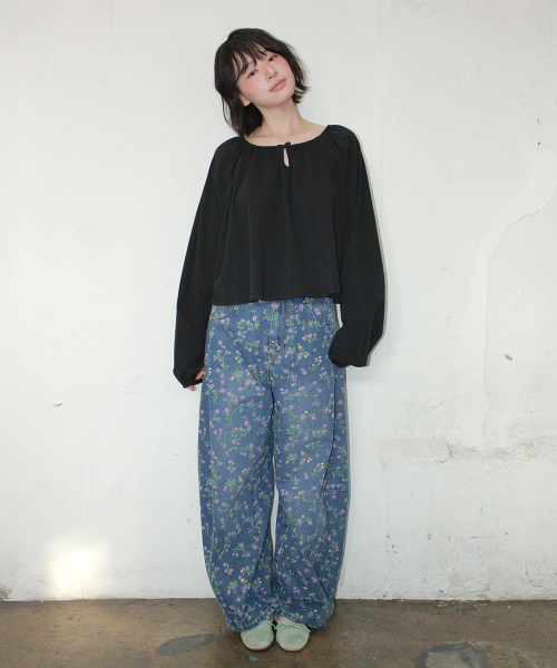RONRON(ロンロン)の「VOLUME SHIRRING BUTTON LONG SLEEVE BLACK(Tシャツ/カットソー・レディース・その他・FREE)」の5枚目の写真