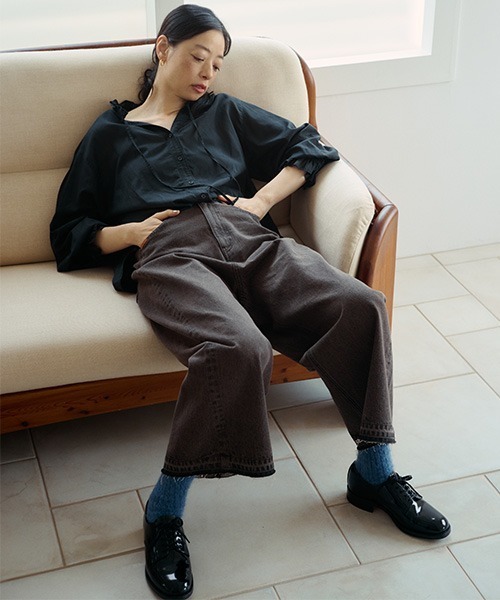 studio CLIP（スタディオクリップ）の「【スタイリスト山口 香穂さんコラボ】カットオフデニムパンツ[プチ・プラスサイズあり]（デニムパンツ・レディース・ブラウン/ライトブルー/ブラック・ﾌﾘｰ(L)/PF/MEDIUM/LARGE）」の11枚目の写真