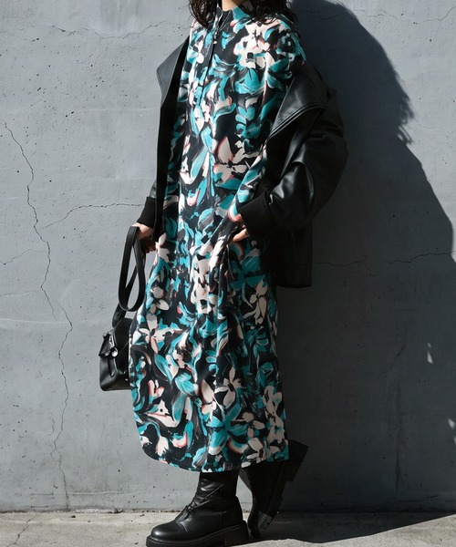 antiqua（アンティカ）の「花柄 ロングワンピース（ワンピース・レディース・ブルー系その他・ONESIZE）」の2枚目の写真