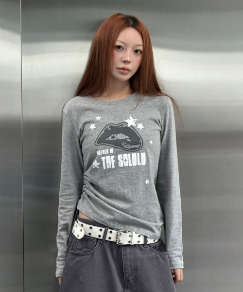 SLEEKGLOW（スリック グロウ）の「DELULU サイドシャーリングロングスリーブ[グレー]（Tシャツ/カットソー・レディース・その他・FREE）」の2枚目の写真