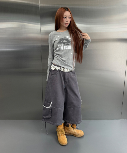 SLEEKGLOW（スリック グロウ）の「DELULU サイドシャーリングロングスリーブ[グレー]（Tシャツ/カットソー・レディース・その他・FREE）」の3枚目の写真
