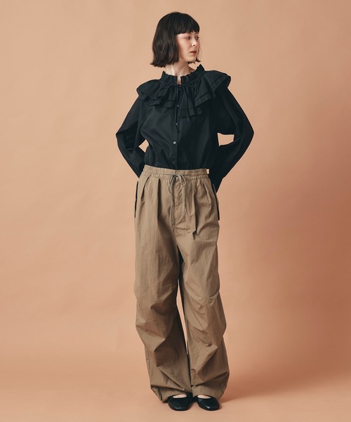 AT THE TRNK(アットザトランク)の「パラシュート パンツ AT THE TRNK(その他パンツ・レディース・ブラック/モカ・フリー)」の5枚目の写真
