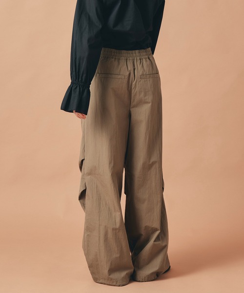 AT THE TRNK(アットザトランク)の「パラシュート パンツ AT THE TRNK(その他パンツ・レディース・ブラック/モカ・フリー)」の11枚目の写真