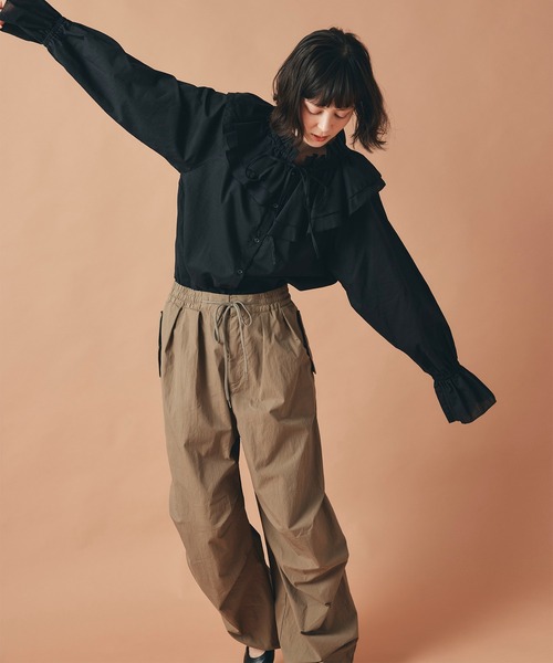 AT THE TRNK(アットザトランク)の「パラシュート パンツ AT THE TRNK(その他パンツ・レディース・ブラック/モカ・フリー)」の15枚目の写真
