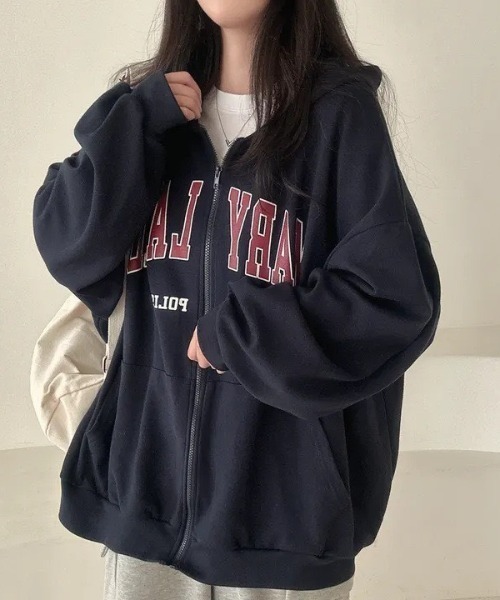 MELT(メルト)の「【オーバーサイズでゆったり可愛い♪】カレッジロゴジップアップパーカー/秋服/冬服(パーカー・レディース・ライトグレー/グレー/ネイビー/ブラック・FREE)」の5枚目の写真
