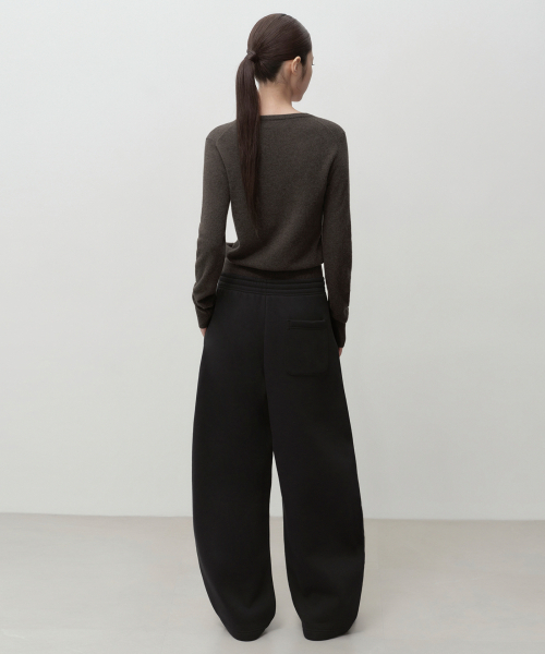 MUSINSA STANDARD WOMAN（ムシンサスタンダードウーマン）の「ウィメンズ起毛カーブドスウェットパンツ[ブラック]（その他パンツ・レディース・その他・LARGE/MEDIUM/SMALL/X-SMALL）」の5枚目の写真