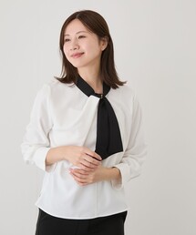 金フープ付きボウタイブラウス