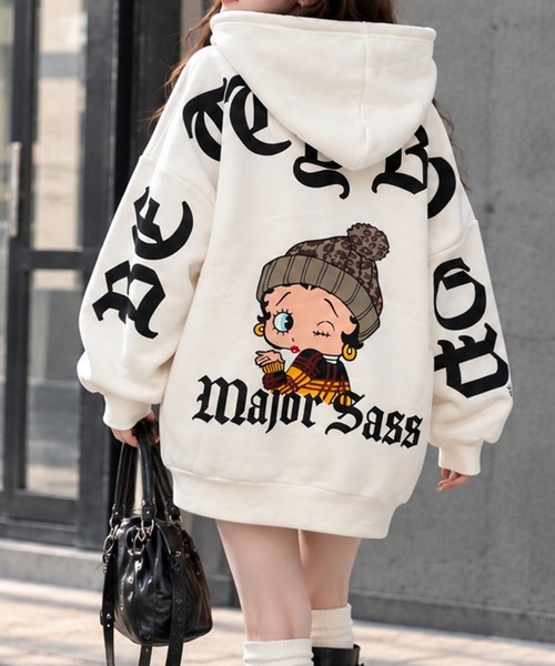 GLAMOROUS JANE(グラマラスジェーン)の「裏起毛BETTY BOOPバックプリントオーバーサイズパーカー(パーカー・レディース・チャコールグレー/ブラック/アイボリー・FREE)」の4枚目の写真