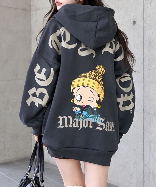 GLAMOROUS JANE(グラマラスジェーン)の「裏起毛BETTY BOOPバックプリントオーバーサイズパーカー(パーカー・レディース・チャコールグレー/ブラック/アイボリー・FREE)」の16枚目の写真
