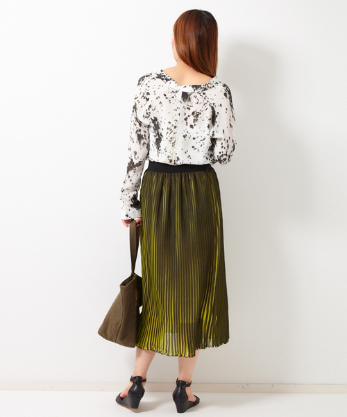 AMERICAN RAG CIE（アメリカンラグシー）の「AMERICAN RAG CIE シフォンバイカラープリーツスカート/210-AYH-ARC-01SK（スカート・レディース・イエロー系その他/ブラック系その他/ピンク系その他・FREE）」の5枚目の写真