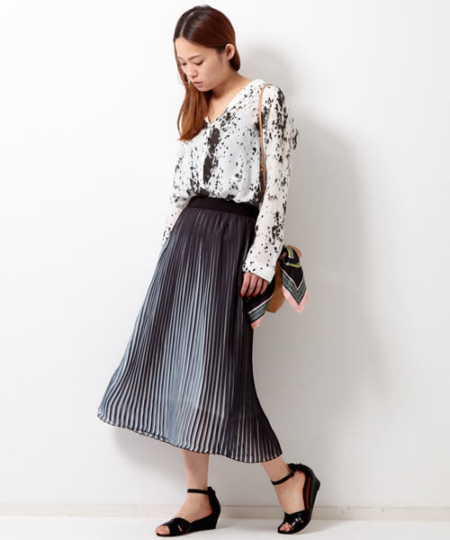 AMERICAN RAG CIE（アメリカンラグシー）の「AMERICAN RAG CIE シフォンバイカラープリーツスカート/210-AYH-ARC-01SK（スカート・レディース・イエロー系その他/ブラック系その他/ピンク系その他・FREE）」の21枚目の写真