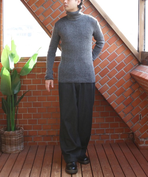 ８(eight)（エイト）の「リブ編みタートルネックセーター（ニット/セーター・メンズ・ホワイト/ワイン/カーキ/グレー/チャコールグレー/ブラック/ブルー・LARGE/MEDIUM/X-LARGE）」の17枚目の写真