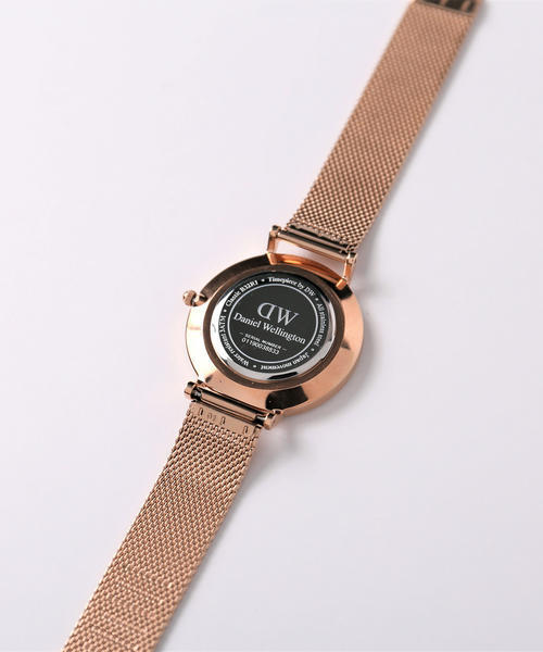 Daniel Wellington（ダニエルウェリントン）の「DANIEL WELLINGTON / CLASSIC PETITE 32mm　ローズゴールド（アナログ腕時計・レディース・ブラック/ホワイト・ONE SIZE）」の12枚目の写真
