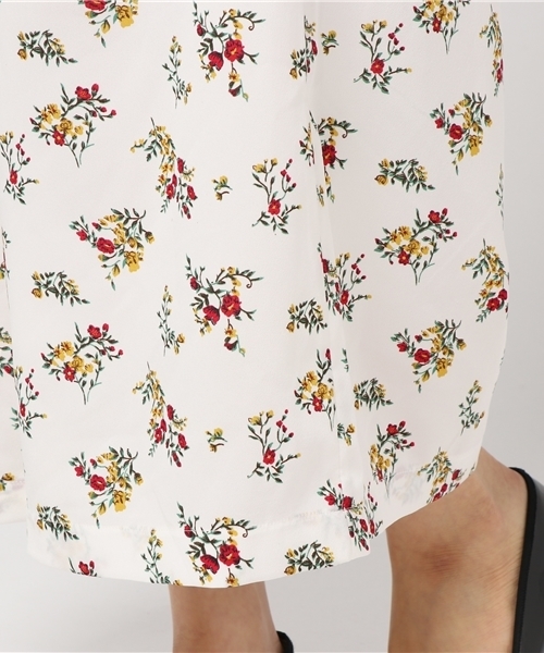 LBC（エルビーシー）の「花柄プリントイージーパンツ  （その他パンツ・レディース・ホワイト/イエロー/ブラック・LARGE/MEDIUM）」の7枚目の写真