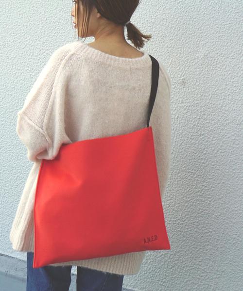 Another Edition(アナザーエディション)の「ロゴショルダーバッグ(ショルダーバッグ・レディース・オフホワイト/ブラック/グレー/オレンジ・FREE)」の4枚目の写真