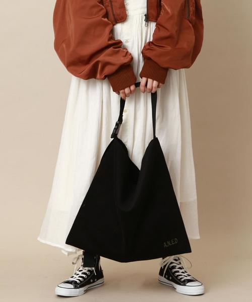 Another Edition(アナザーエディション)の「ロゴショルダーバッグ(ショルダーバッグ・レディース・オフホワイト/ブラック/グレー/オレンジ・FREE)」の3枚目の写真