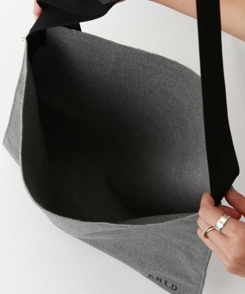 Another Edition(アナザーエディション)の「ロゴショルダーバッグ(ショルダーバッグ・レディース・オフホワイト/ブラック/グレー/オレンジ・FREE)」の15枚目の写真