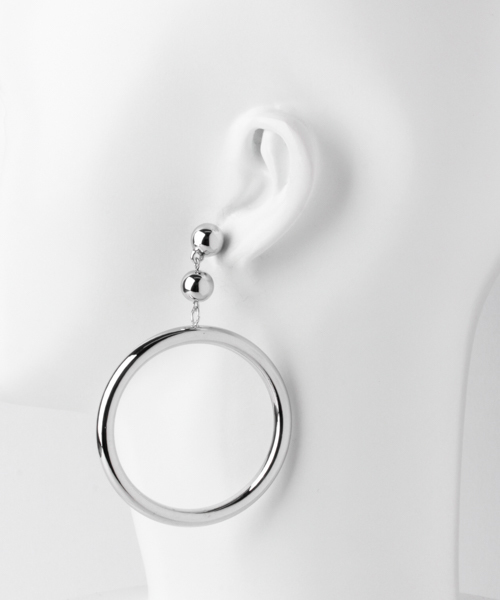 SENSE OF PLACE by URBAN RESEARCH(センスオブプレイスバイアーバンリサーチ)の「ダブルボールビッグサークルピアス(ピアス(両耳用)・レディース・シルバー・FREE)」の4枚目の写真