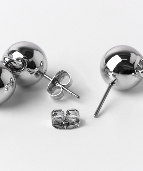 SENSE OF PLACE by URBAN RESEARCH(センスオブプレイスバイアーバンリサーチ)の「ダブルボールビッグサークルピアス(ピアス(両耳用)・レディース・シルバー・FREE)」の5枚目の写真