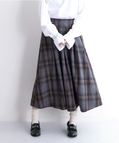 MERLOT（メルロー）の「チェック柄タックフレアスカート1096（スカート・レディース・グレー/ネイビー/カーキ/オレンジ・FREE）」の2枚目の写真