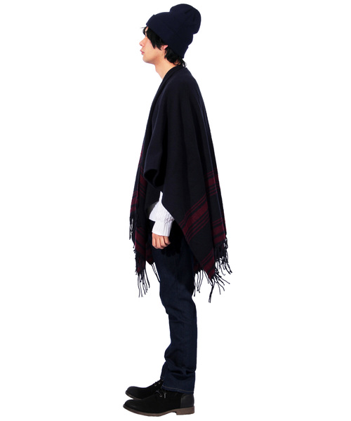 ８(eight)（エイト）の「裾ライン 大判 マフラー ストール（ポンチョ・メンズ・ブラック/ネイビー/ベージュ・FREE）」の19枚目の写真