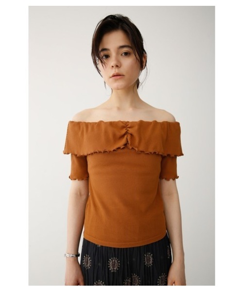 MOUSSY(マウジー)の「MELLOW RIB OFF SHOULDER TOP(Tシャツ/カットソー・レディース・イエロー/ブラウン/ブラック・FREE)」の3枚目の写真
