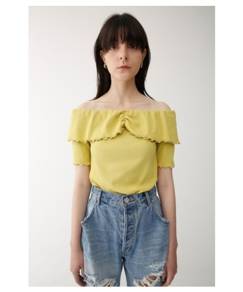 MOUSSY(マウジー)の「MELLOW RIB OFF SHOULDER TOP(Tシャツ/カットソー・レディース・イエロー/ブラウン/ブラック・FREE)」の1枚目の写真