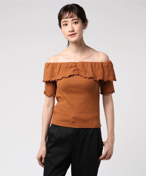 MOUSSY(マウジー)の「MELLOW RIB OFF SHOULDER TOP(Tシャツ/カットソー・レディース・イエロー/ブラウン/ブラック・FREE)」の7枚目の写真