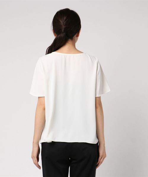 NATURAL BEAUTY BASIC（ナチュラルビューティーベーシック）の「ポインテッドゴールドブラウス（シャツ/ブラウス・レディース・オフホワイト/ピンク/ネイビー・LARGE/MEDIUM/SMALL）」の5枚目の写真