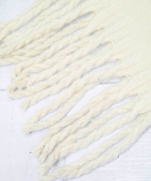 CORNERS（コーナーズ）の「三つ編みフリンジマフラー（マフラー・レディース・ホワイト/ブラック/グレー/キャメル/パープル/レッド/ピンク/イエロー/ブルー/グリーン/ブラウン/ダークグリーン/サーモンピンク/ロイヤルブルー/ピンク系その他・FREE）」の21枚目の写真