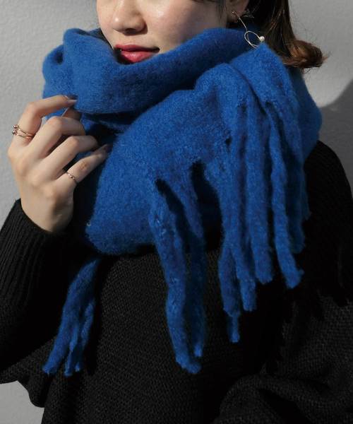 CORNERS（コーナーズ）の「三つ編みフリンジマフラー（マフラー・レディース・ホワイト/ブラック/グレー/キャメル/パープル/レッド/ピンク/イエロー/ブルー/グリーン/ブラウン/ダークグリーン/サーモンピンク/ロイヤルブルー/ピンク系その他・FREE）」の8枚目の写真