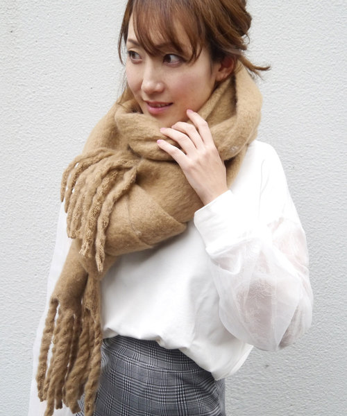 CORNERS（コーナーズ）の「三つ編みフリンジマフラー（マフラー・レディース・ホワイト/ブラック/グレー/キャメル/パープル/レッド/ピンク/イエロー/ブルー/グリーン/ブラウン/ダークグリーン/サーモンピンク/ロイヤルブルー/ピンク系その他・FREE）」の19枚目の写真