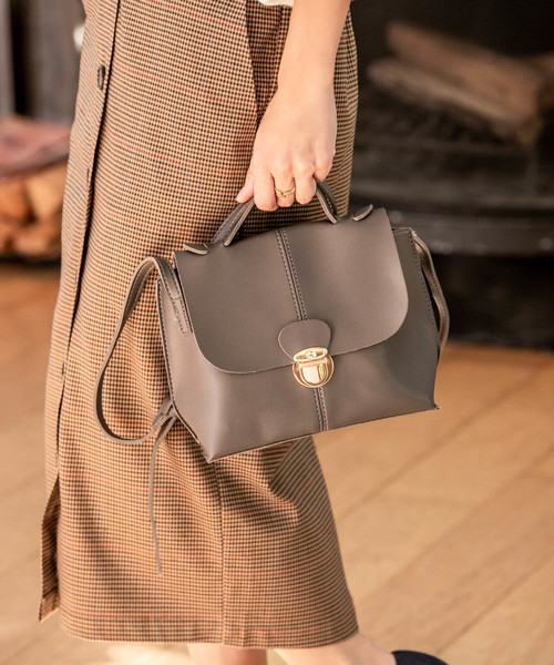 Edit Sheen（エディットシーン）の「フラップショルダーバッグ（ショルダーバッグ・レディース・ブラック/グレー/ボルドー・FREE）」の2枚目の写真