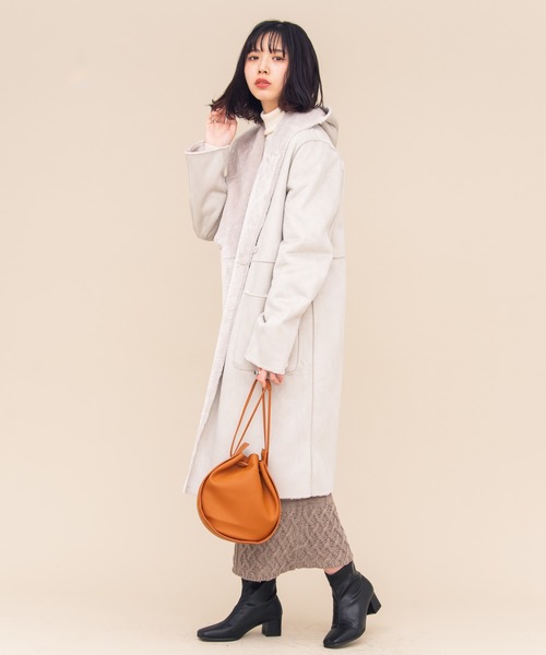 Aunt Marie's（アントマリーズ）の「AUNT MARIE'S フェイクムートンロングコート（ムートンコート・レディース・ライトグレー/ベージュ/ナチュラル・FREE）」の4枚目の写真