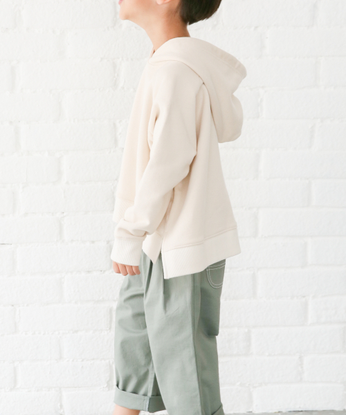 LOWRYS FARM（ローリーズファーム）の「ウラケフーディ　851700（パーカー・キッズ・アイボリー/ベージュ/ブルー・110/120/130）」の2枚目の写真