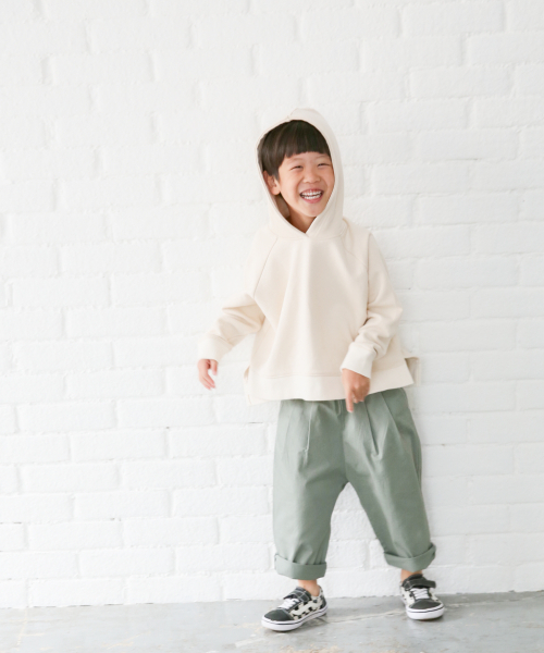 LOWRYS FARM（ローリーズファーム）の「ウラケフーディ　851700（パーカー・キッズ・アイボリー/ベージュ/ブルー・110/120/130）」の12枚目の写真