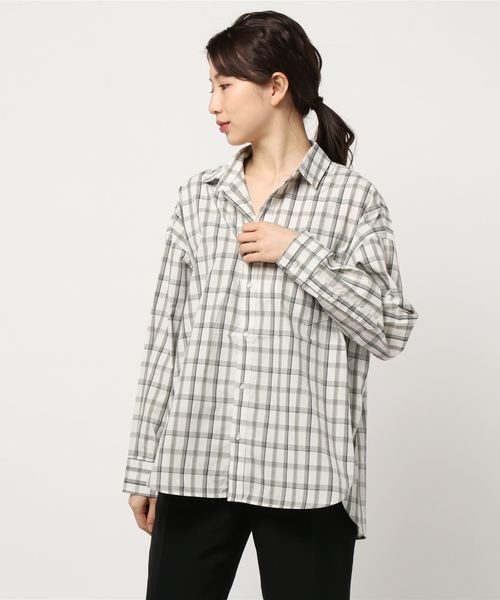 AMERICAN HOLIC(アメリカンホリック)の「バックタックポケット付きBIGシャツ *〇(シャツ/ブラウス・レディース・オフホワイト/ストライプ/チェック/グレイッシュベージュ・M/L)」の7枚目の写真