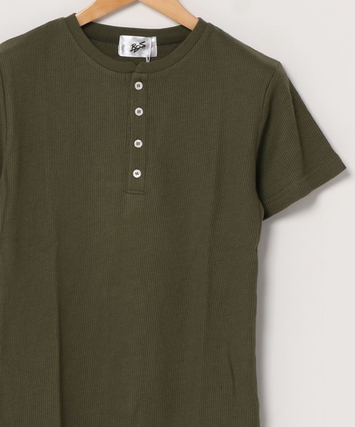 INNOCENT(イノセント)の「サーマル半袖ヘンリーネックTシャツ(Tシャツ/カットソー・レディース・グレー/サックスブルー/ピンク/ホワイト/カーキ/ブラック/ネイビー・MEDIUM/LARGE/X-LARGE)」の5枚目の写真