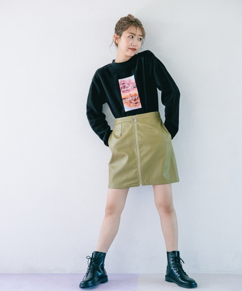 Me%(ミィパーセント)の「フラワーフォトスウェット(Tシャツ/カットソー・レディース・ブラック/グリーン/オレンジ・FREE)」の8枚目の写真