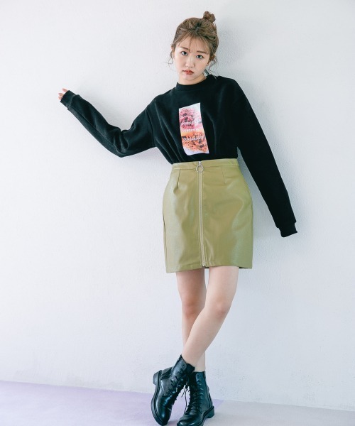 Me%(ミィパーセント)の「フラワーフォトスウェット(Tシャツ/カットソー・レディース・ブラック/グリーン/オレンジ・FREE)」の9枚目の写真