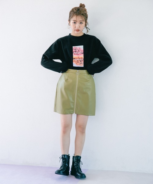 Me%(ミィパーセント)の「フラワーフォトスウェット(Tシャツ/カットソー・レディース・ブラック/グリーン/オレンジ・FREE)」の10枚目の写真