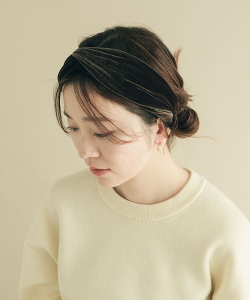 SMELLY(スメリー)の「ベロアツイストヘアターバン(ヘアバンド・レディース・ブラック/ブラウン・-)」の3枚目の写真