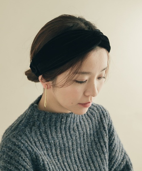 SMELLY(スメリー)の「ベロアツイストヘアターバン(ヘアバンド・レディース・ブラック/ブラウン・-)」の5枚目の写真