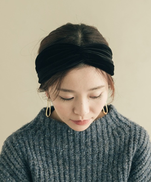 SMELLY(スメリー)の「ベロアツイストヘアターバン(ヘアバンド・レディース・ブラック/ブラウン・-)」の6枚目の写真