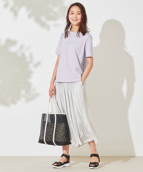 ANY SIS(エニィスィス)の「バックプリント Tシャツ(Tシャツ/カットソー・レディース・ホワイト系/ベージュ系/ライラック系・4)」の8枚目の写真