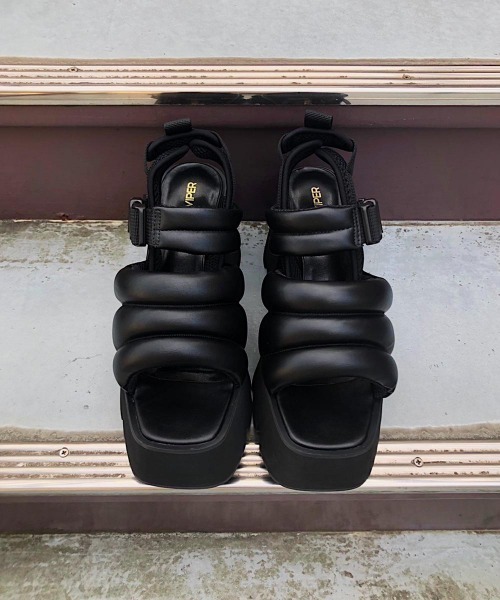 FIG&VIPER(フィグアンドバイパー)の「シャークソールキルティングサンダル(サンダル・レディース・ブラック・LARGE/MEDIUM)」の18枚目の写真