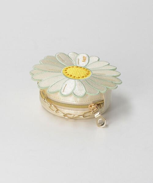 ACCOMMODE(アコモデ)の「<ACCOMMODE>フラワー ポーチ チャーム(ポーチ・レディース・ホワイト/コバルトブルー・FREE)」の10枚目の写真